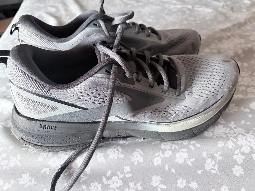 Brooks Trace 3 Men's Running Shoes Size 9 Wide 2E Grey Black